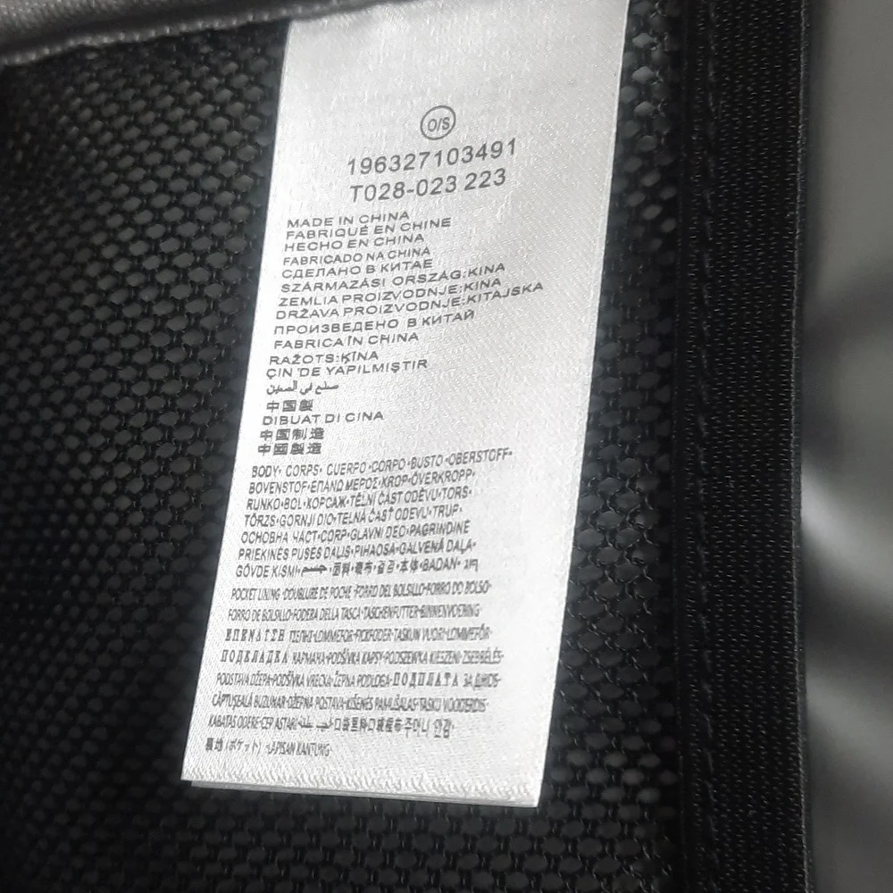 Largo Nike Signature Swoosh Logo All In Lunchbox - Picture 7 of 8